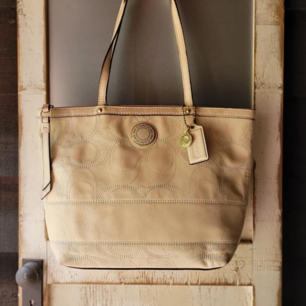 Coach Cream Patent Leather Signature C Stitched Shoulder/Handbag Purse - F19198